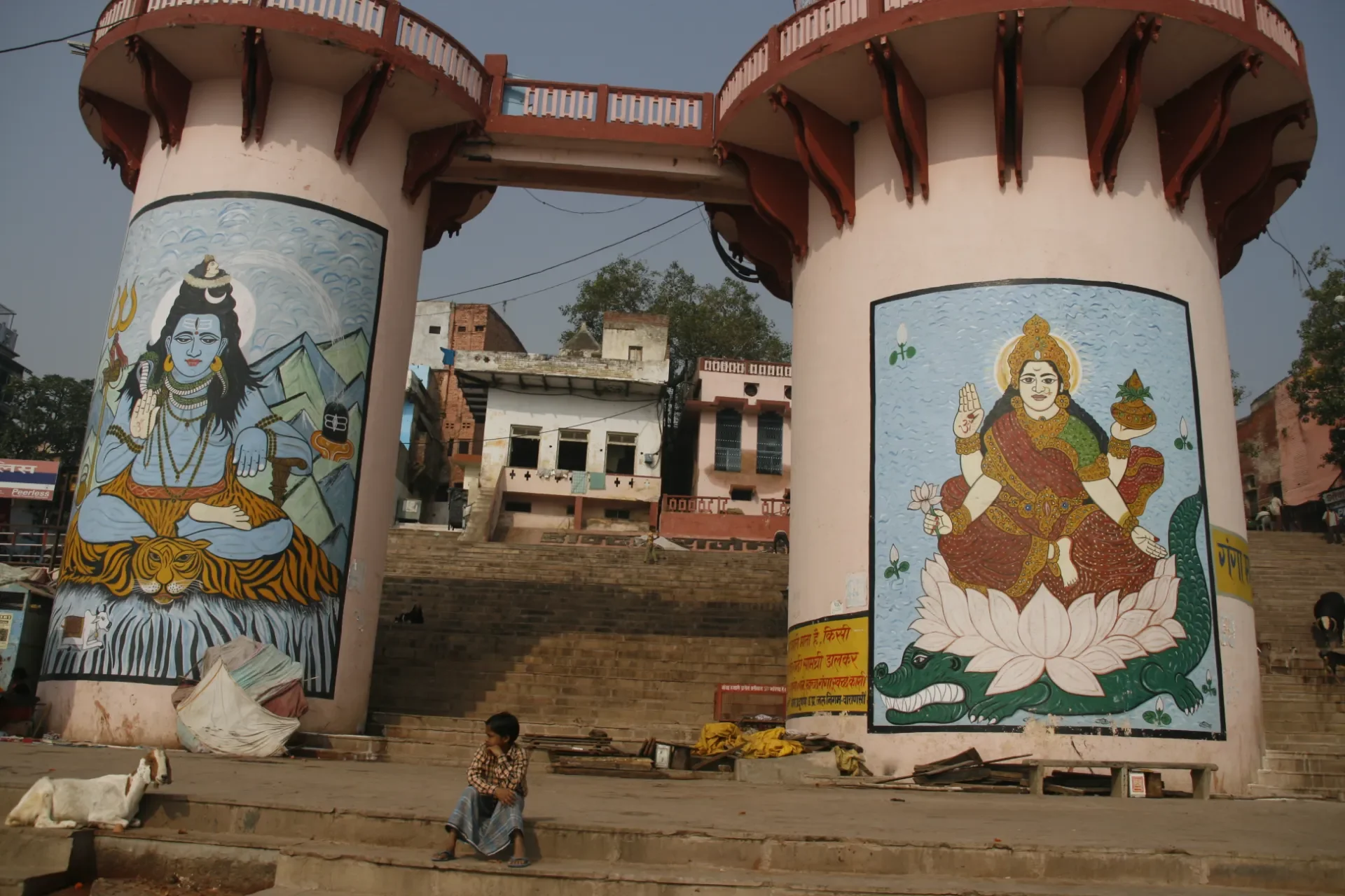 वाराणसी में पेंटिंग क्लासेस: बनारस में कलात्मक कार्यशालाएँ