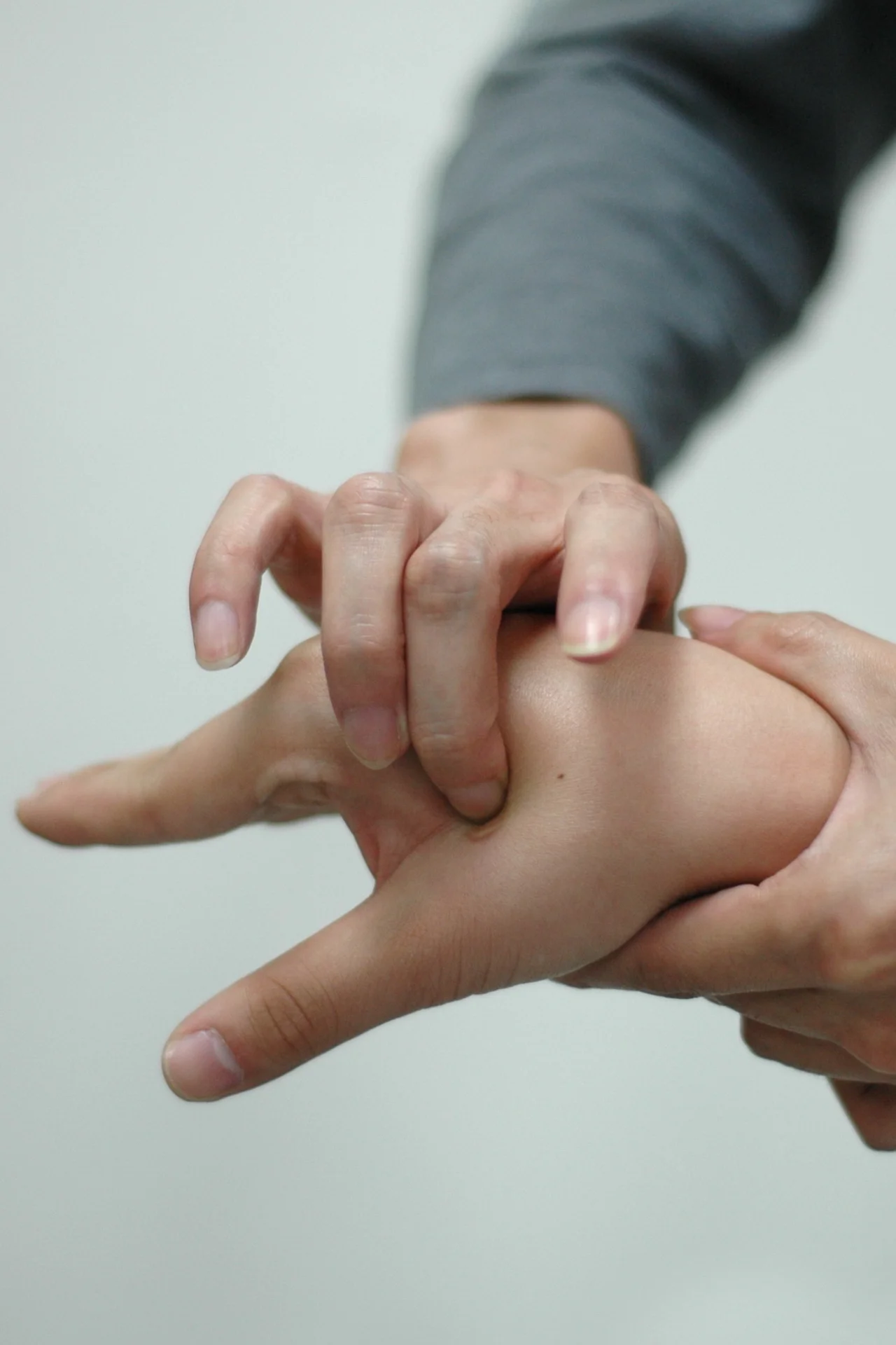 Acupressure in Varanasi: Holistic Healing by the Ghats