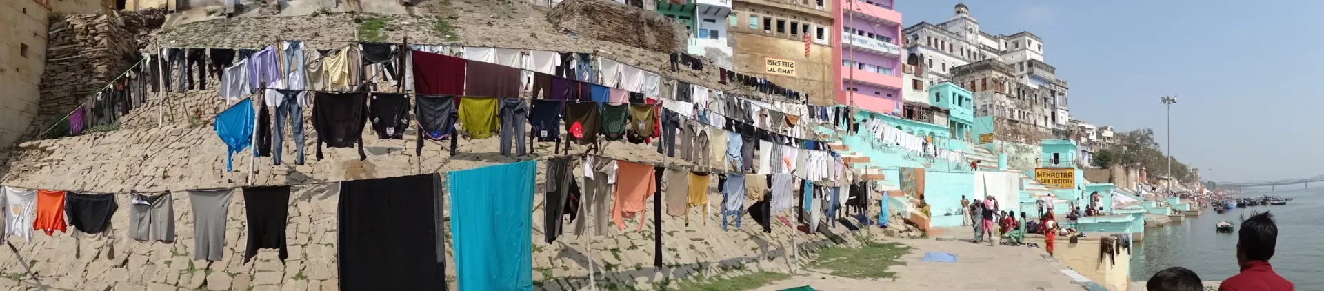 बनारस के घाट: वाराणसी की पवित्र सीढ़ियाँ