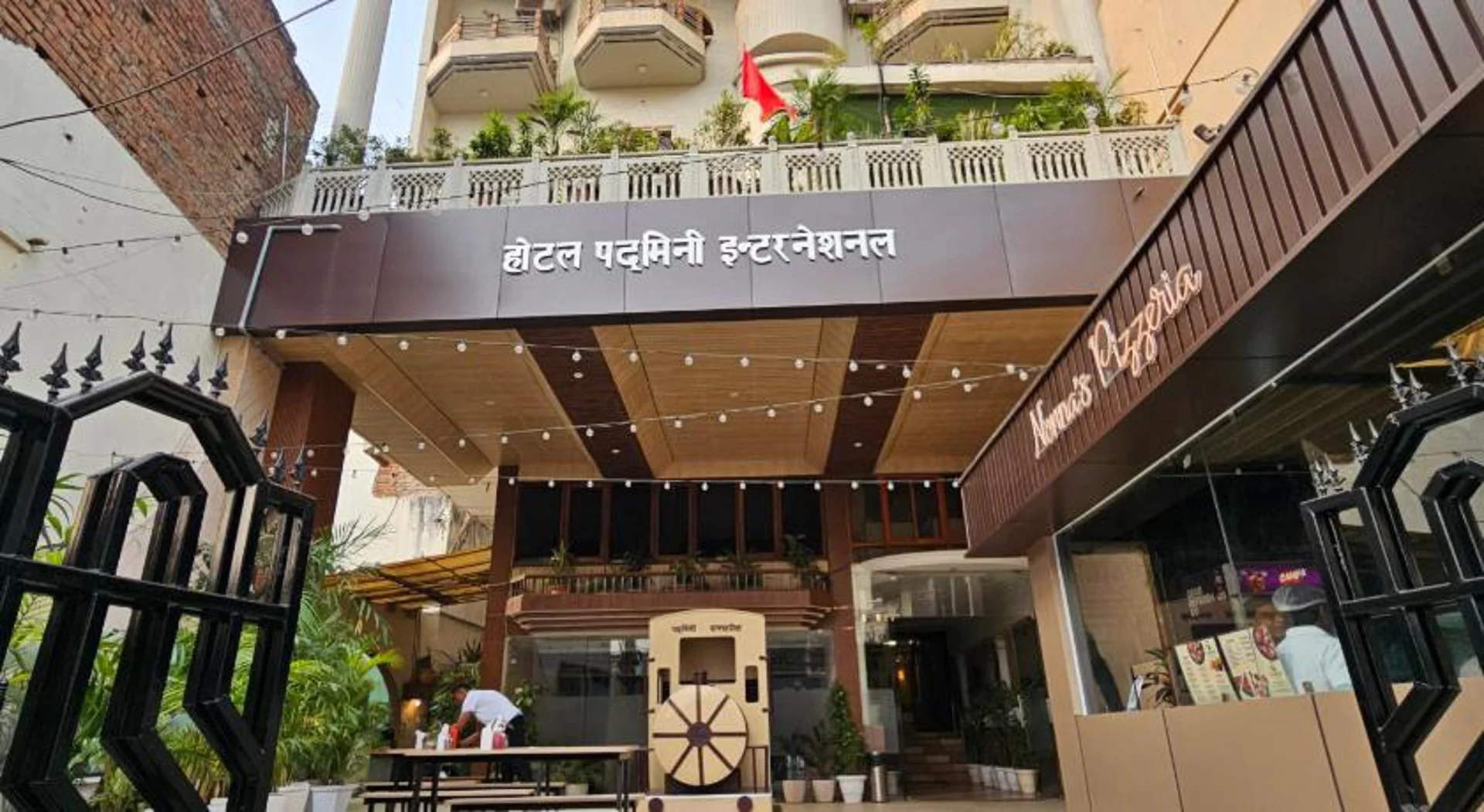 OYO 1294 Hotel Padmini International in Sigra, Varanasi