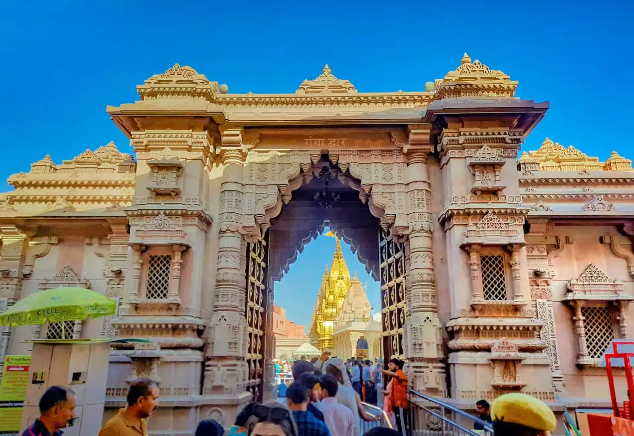 Kashi Vishwanath Temple image 1